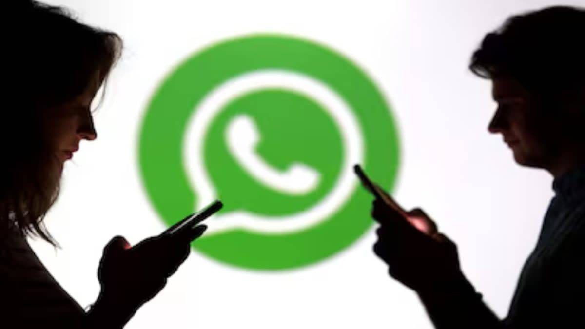 WhatsApp Web is down, Facebook opens after scanning QR code