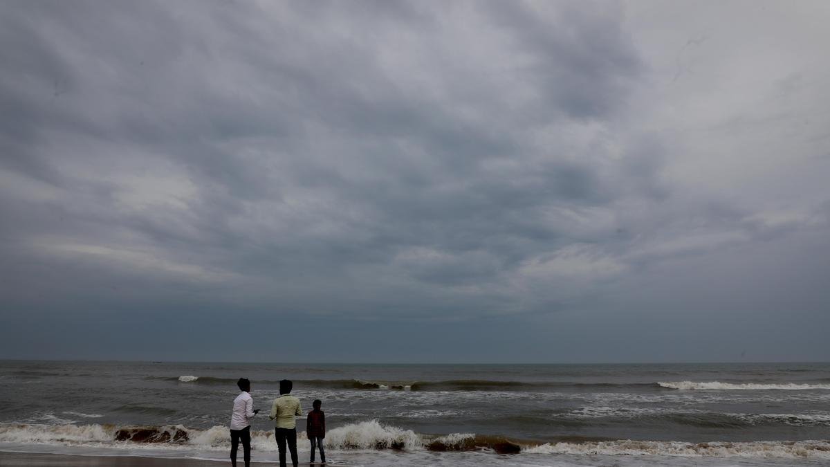 बादल छाए रहने से चेन्नई को चिलचिलाती गर्मी से राहत मिली, समुद्री हवा से शहर ठंडा हुआ