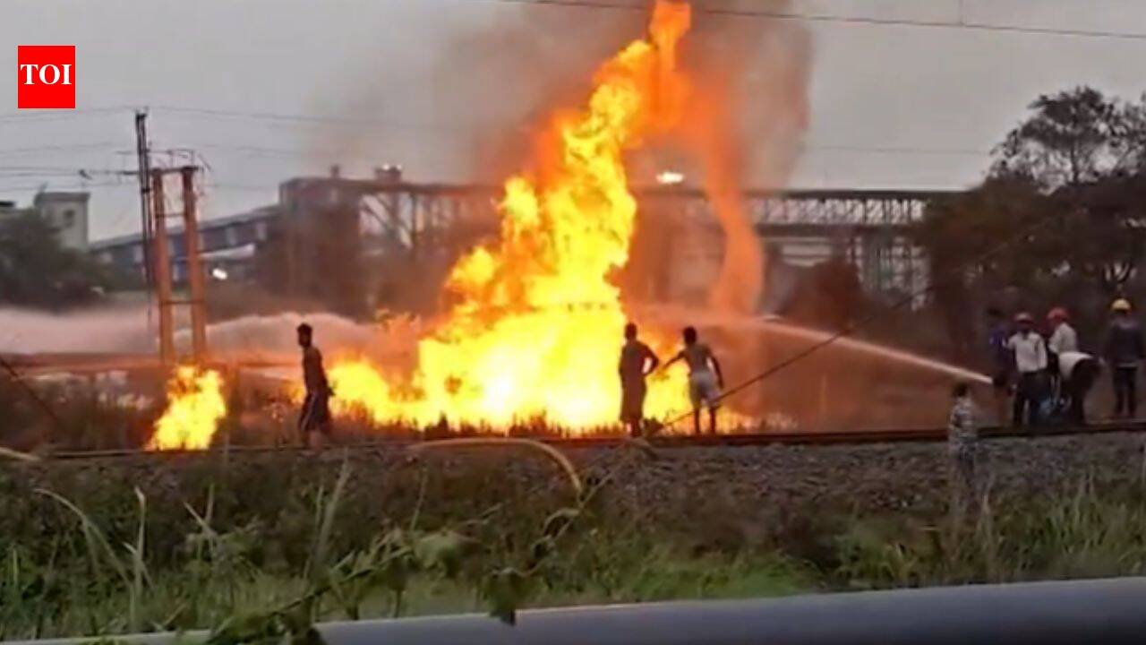 Bengal Fire: Massive blaze at Bengal’s Haldia Petrochem pipeline leaves several injured; Haldia-Howrah train services disrupted | Kolkata News