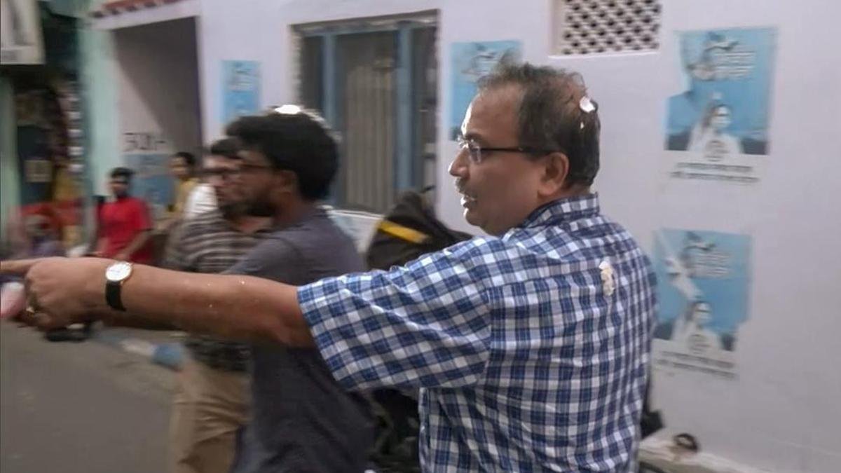 कोलकाता में टीएमसी विधायक कुणाल घोष पर अंडे फेंकने के आरोप में दो गिरफ्तार
