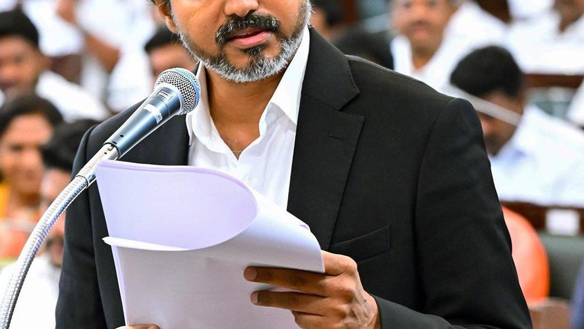 विजय कहते हैं, टीवीके सरकार राजनीतिक विरोध और केंद्र के साथ प्रशासनिक सहयोग को लेकर स्पष्ट है