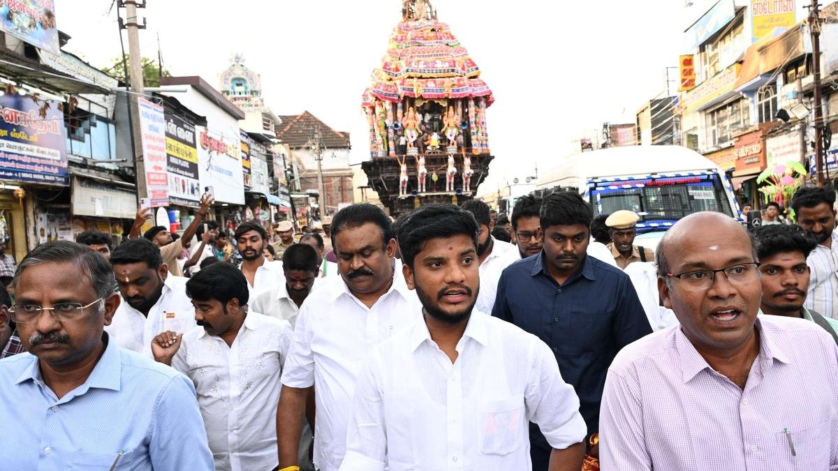 मंत्री ने सोरिमुथु अय्यनार मंदिर का निरीक्षण किया और स्वामी नेल्लैयाप्पर मंदिर कार उत्सव की तैयारियों की समीक्षा की