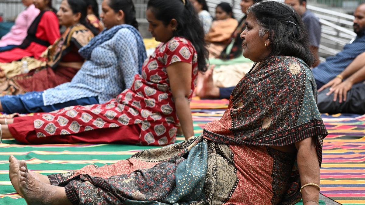 नियमित योगाभ्यास से स्वस्थ उम्र बढ़ना संभव: एम्स