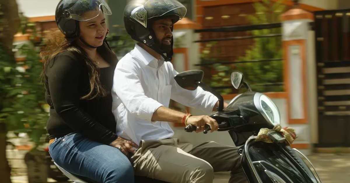 बजाज चेतक की 7 लाख की सेल, जानें कीमत, रेंज, बैटरी और फीचर्स
