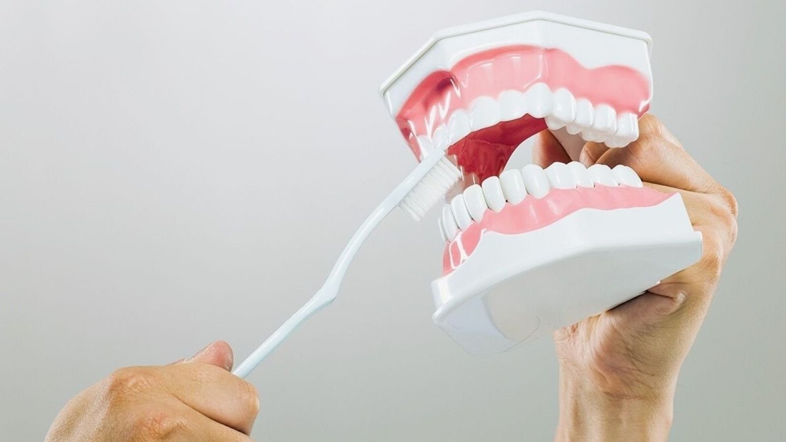 Brushing Teeth: 4 Common Mistakes That Can Lead to Cavities, Sensitivity and Gum Problems