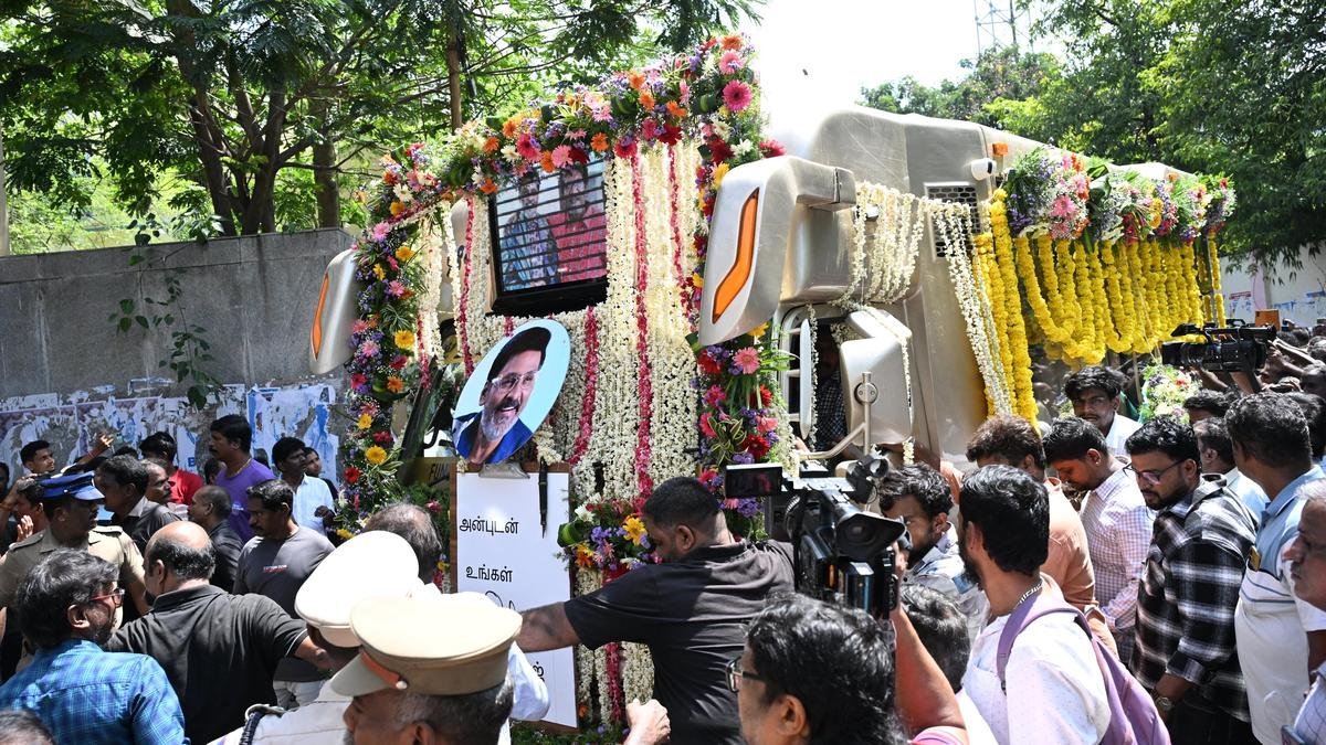 फैंस और परिवार ने भाग्यराज को दी अश्रुपूर्ण विदाई, पूरे राजकीय सम्मान के साथ हुआ अंतिम संस्कार