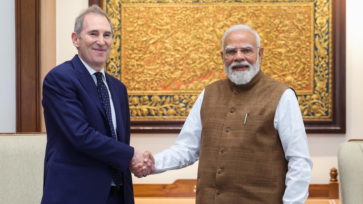 अमेज़न के सीईओ एंडी जेसी ने पीएम मोदी से की मुलाकात; क्लाउड, एआई पर भारत में अतिरिक्त $13 बिलियन का निवेश करने की योजना की घोषणा की