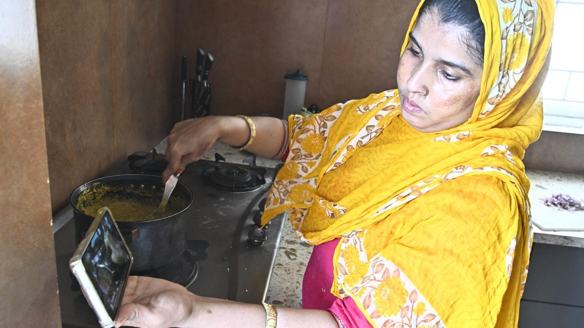 Indian domestic cooks of the digital age