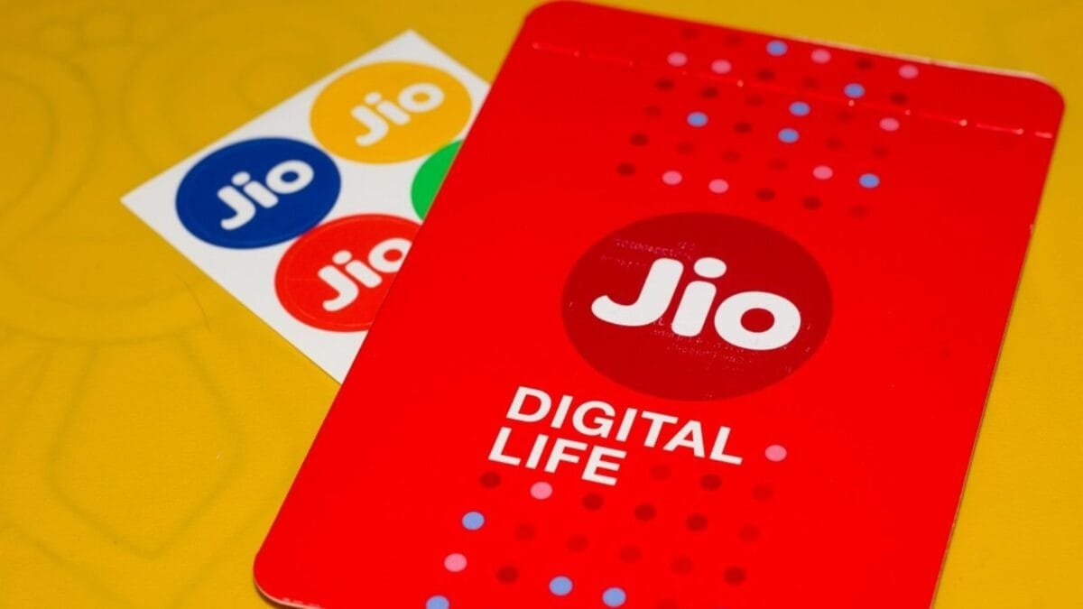 Jio ₹200 vs ₹500 plan: Which one is getting more OTT benefits? Which one is right for the data?
