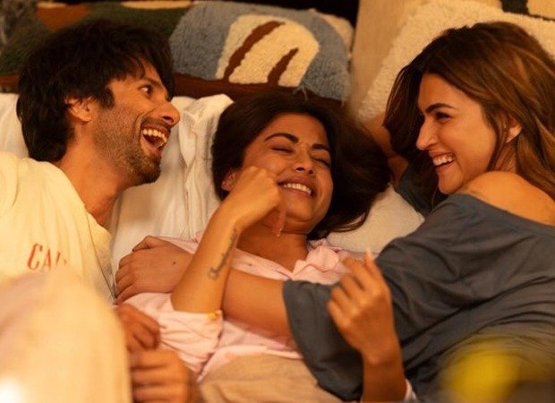 कॉकटेल 2 के सिनेमाघरों में रिलीज होते ही कृति सेनन ने लिखा भावनात्मक नोट: “सहयोगी हमेशा मेरे दिल के करीब रहेगा” 2: बॉलीवुड समाचार