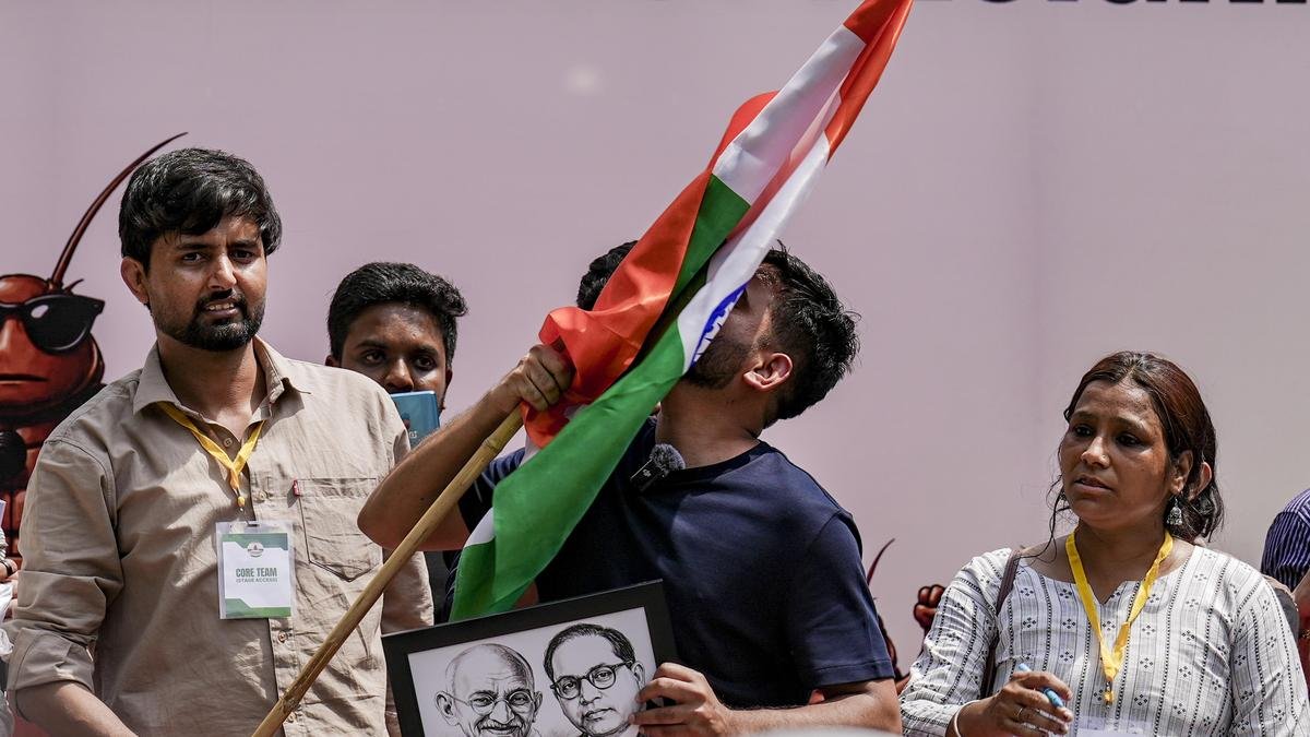 ‘प्रधान के इस्तीफा देने तक नहीं छोड़ेंगे’: सीजेपी संस्थापक डुबके ने विरोध प्रदर्शन को बढ़ाने की अनुमति मांगी