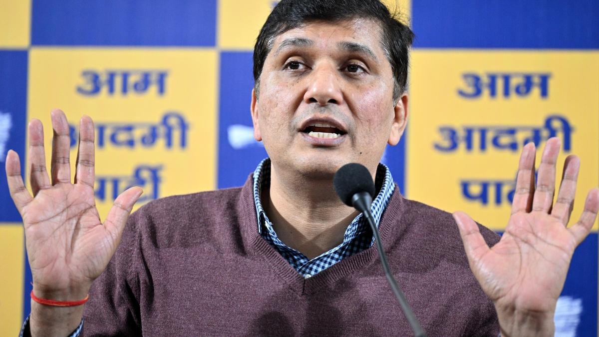 AAP का सरकार पर हमला शीर्ष स्वास्थ्य अधिकारी की नियुक्ति