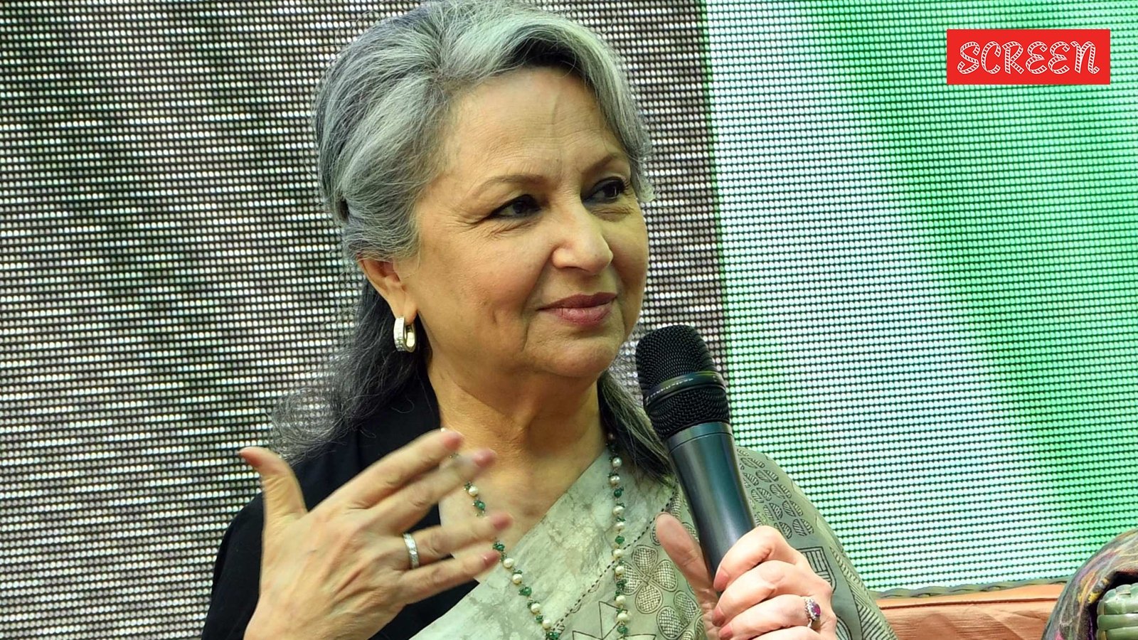 ‘आप एक भयानक और घृणित व्यक्ति हैं’: जब शर्मिला टैगोर संजीव कुमार पर चिल्लाईं | बॉलीवुड नेवस