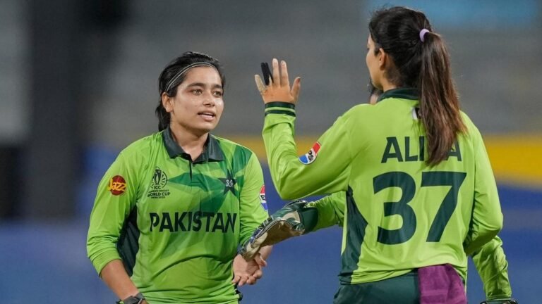 Sri_Lanka_Womens_Cricket_WCup_41109.jpg