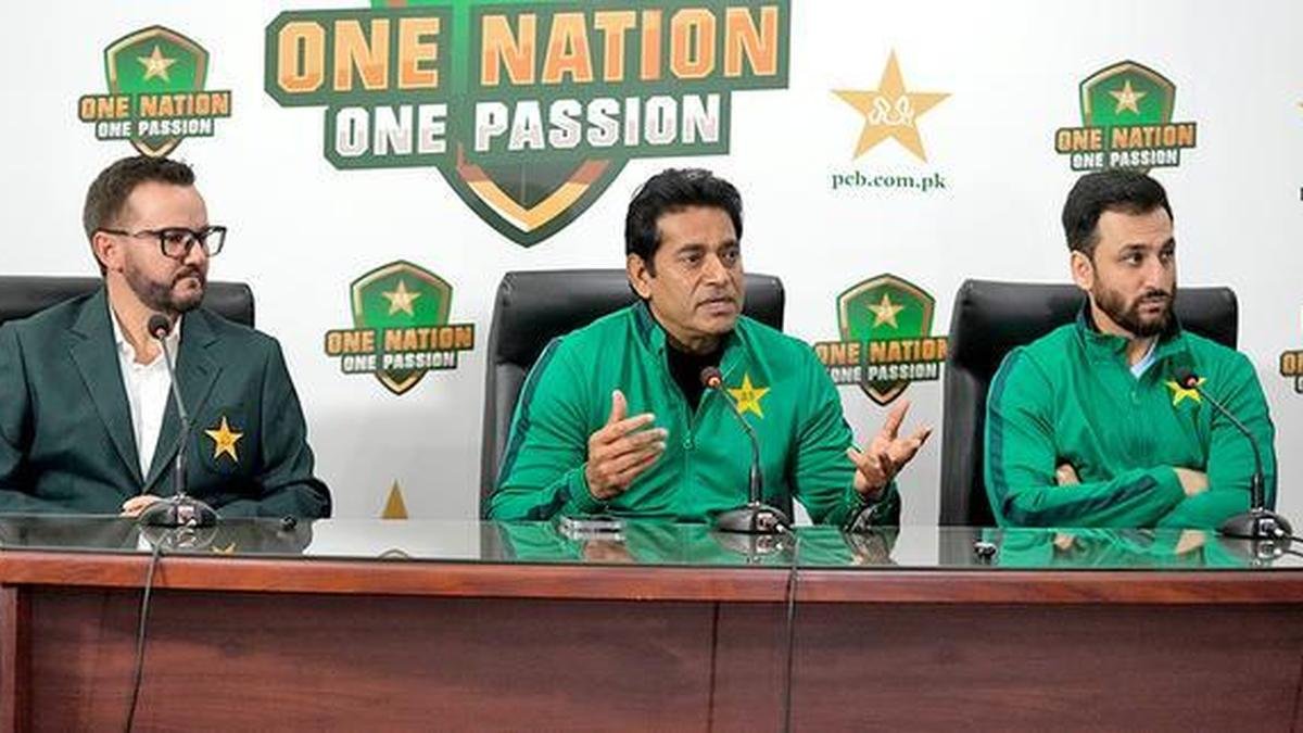 Pakistan moving towards format-specific teams, contract system