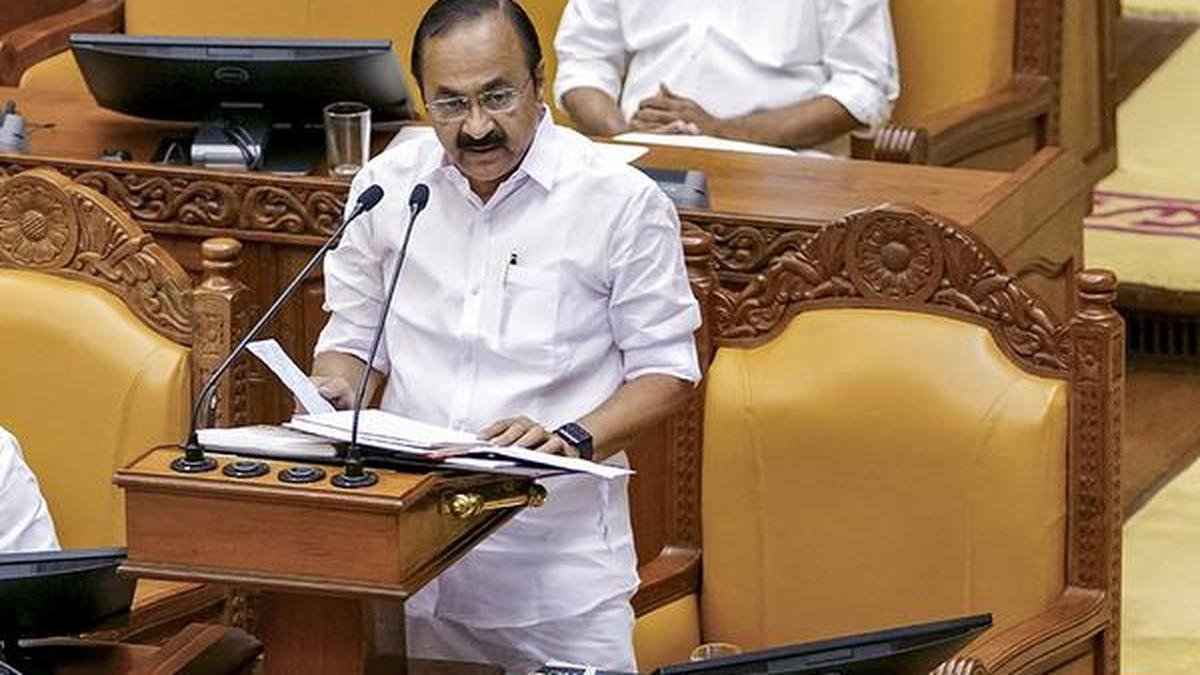 केरल बजट 2026: श्वेत पत्र की चेतावनी के बावजूद, प्रतिबद्ध व्यय में कटौती की कोई योजना नहीं