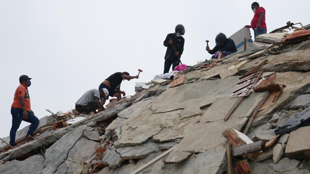 वेनेजुएला में भूकंप से मरने वालों की संख्या बढ़कर 1,943 हो गई, कानूनविद् का कहना है