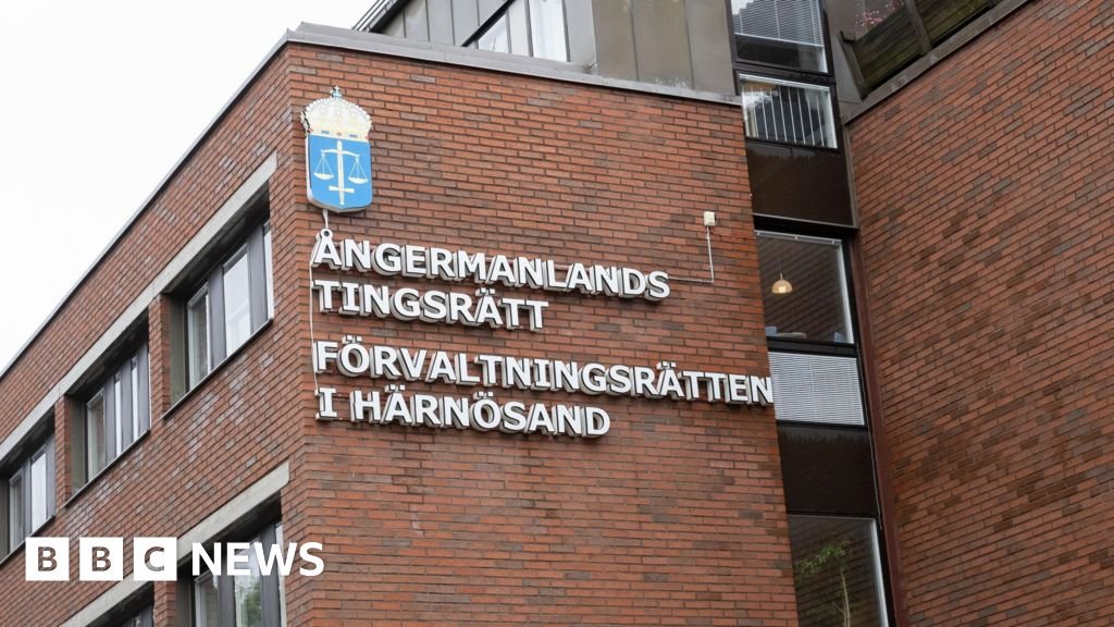 स्वीडन में एक व्यक्ति को पत्नी को 120 पुरुषों के साथ यौन संबंध बनाने के लिए मजबूर करने के आरोप में चार साल की जेल हुई