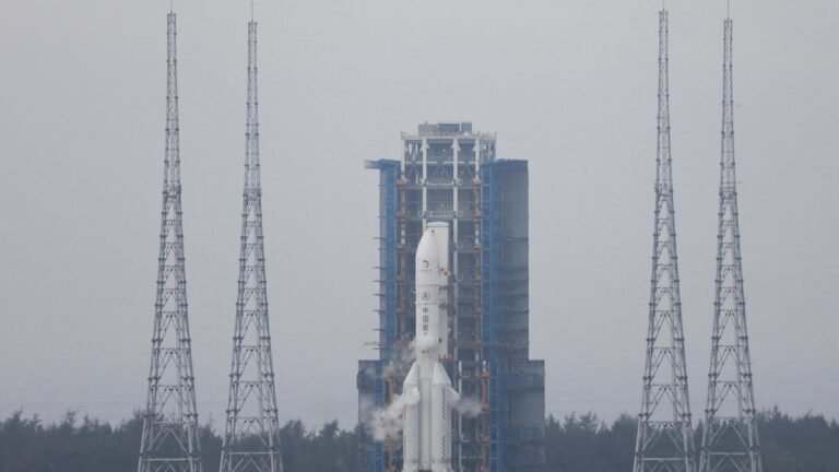 2026-04-08T230133Z_1113889316_RC2WI7ALRNZH_RTRMADP_3_SPACE-MOON-ARTEMIS-CHINA.JPG