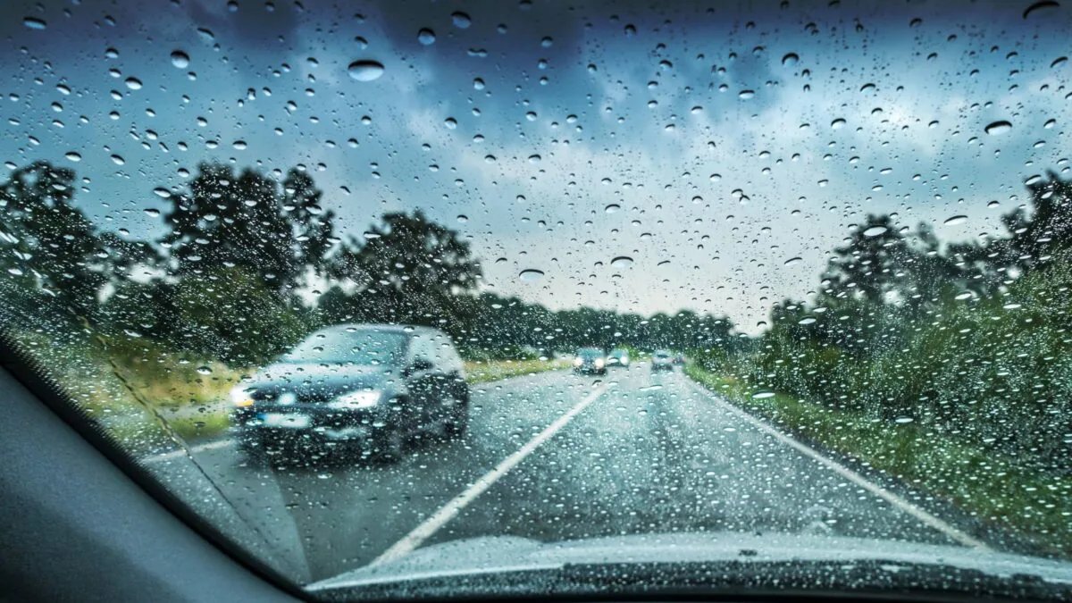 Car-Driving-in-Rain-2026-07-ac505eecac0deea134f09bb7c2015f96-1200x675.jpg