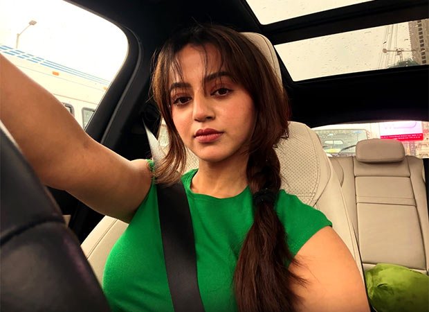 Helly-Shah-embraces-monsoon-vibes-with-dreamy-rainy-commute-post-mews.jpeg