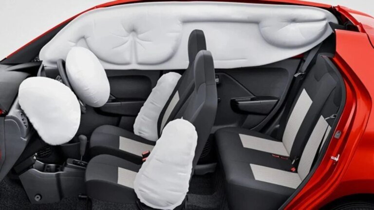33 KM Mileage, 6 Airbags… Price Only ₹ 4,98,900! People are buying this family car in droves