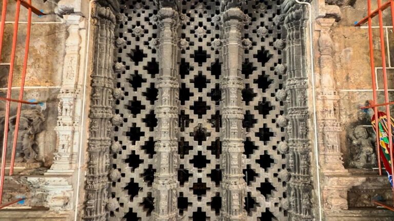 Stone20Window20-20Thiruvalanchuzhi202.jpeg
