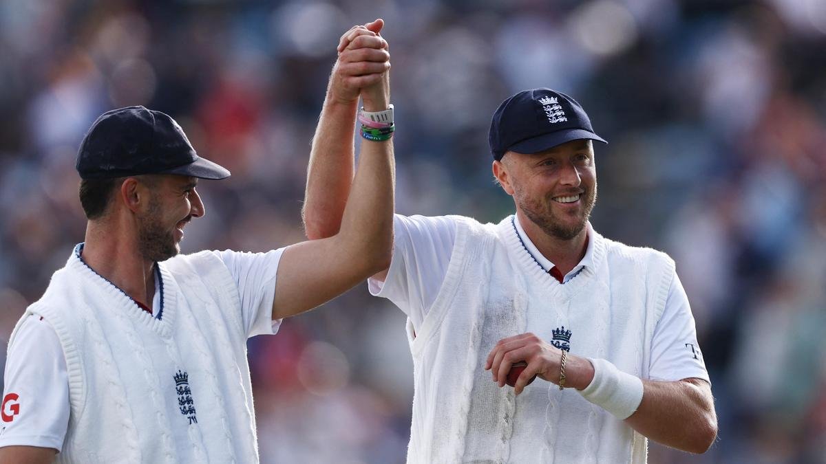 Root captaincy-era starts on a high as Tongue, Robinson hand England innings win over Pakistan