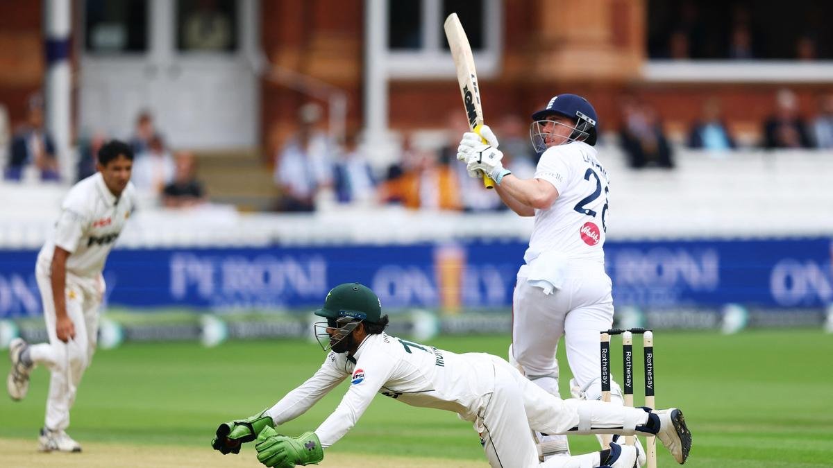 England vs Pakistan, 2nd Test, Day 4 LIVE Score: Lawrence bowled moments after resumption; Archer replaces him