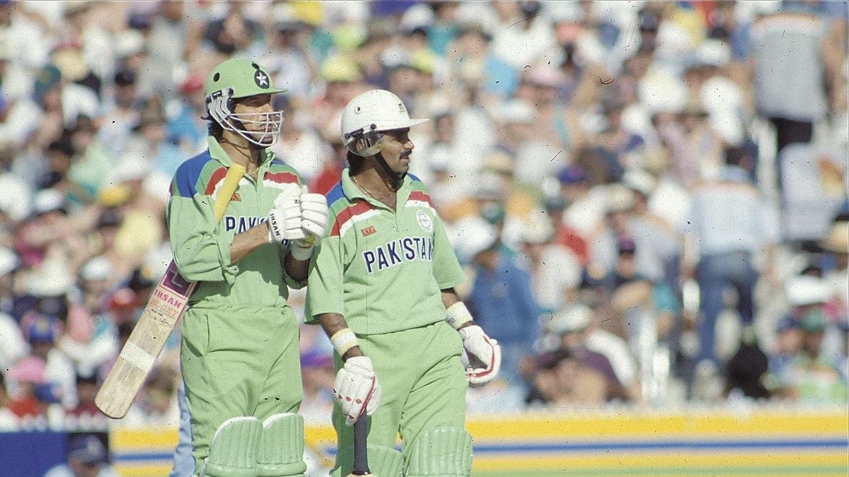 Javed Miandad in tears as he urges for Imran Khan’s release — I know him, he’s an honest man