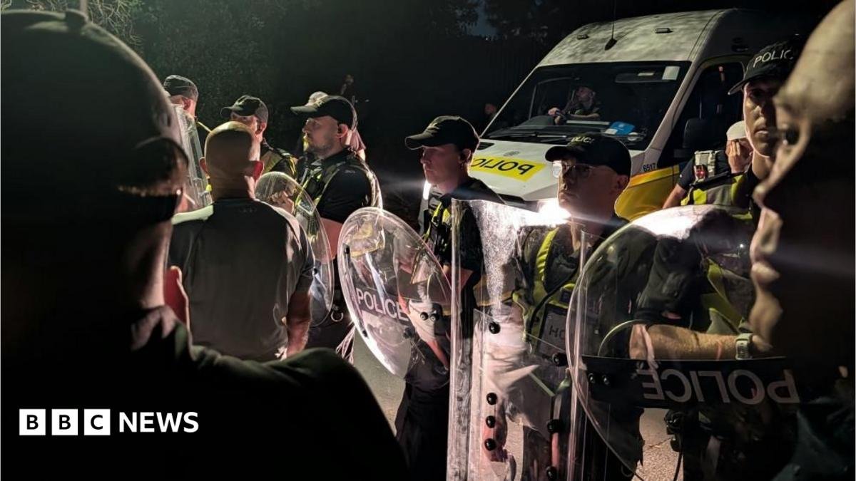 Protesters block roads in Portsmouth as 140 migrants rescued
